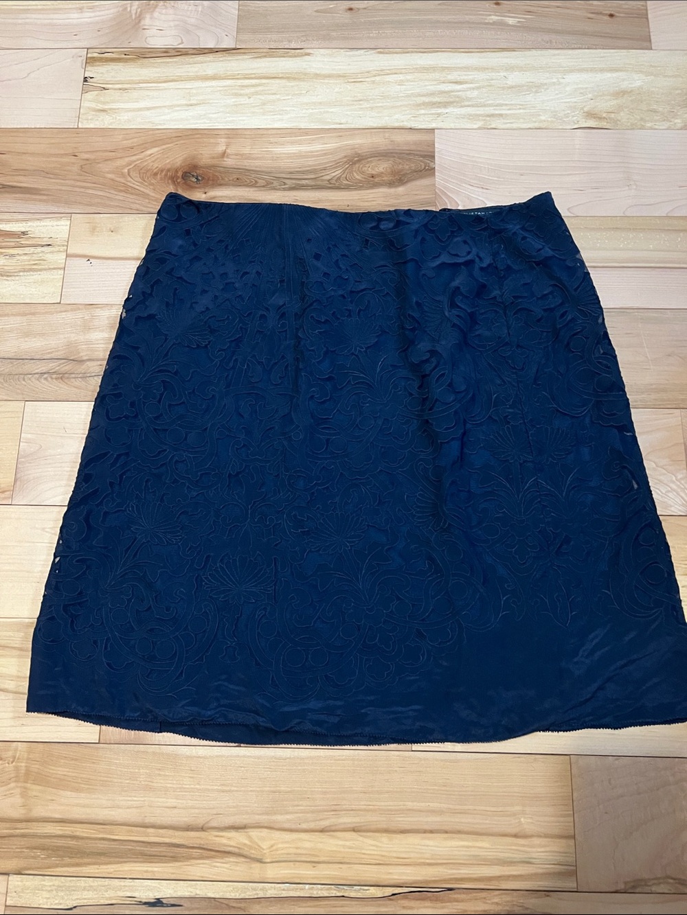Elie Tahari Dark Navy Silk skirt
